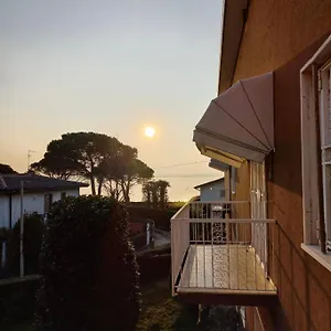 https://elisabetta-lazise-apartments.hotelinveneto.com