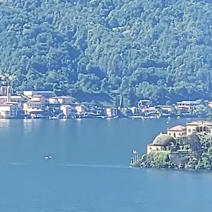 https://appartamento-volesio-con-piscina.it-lombardy.com